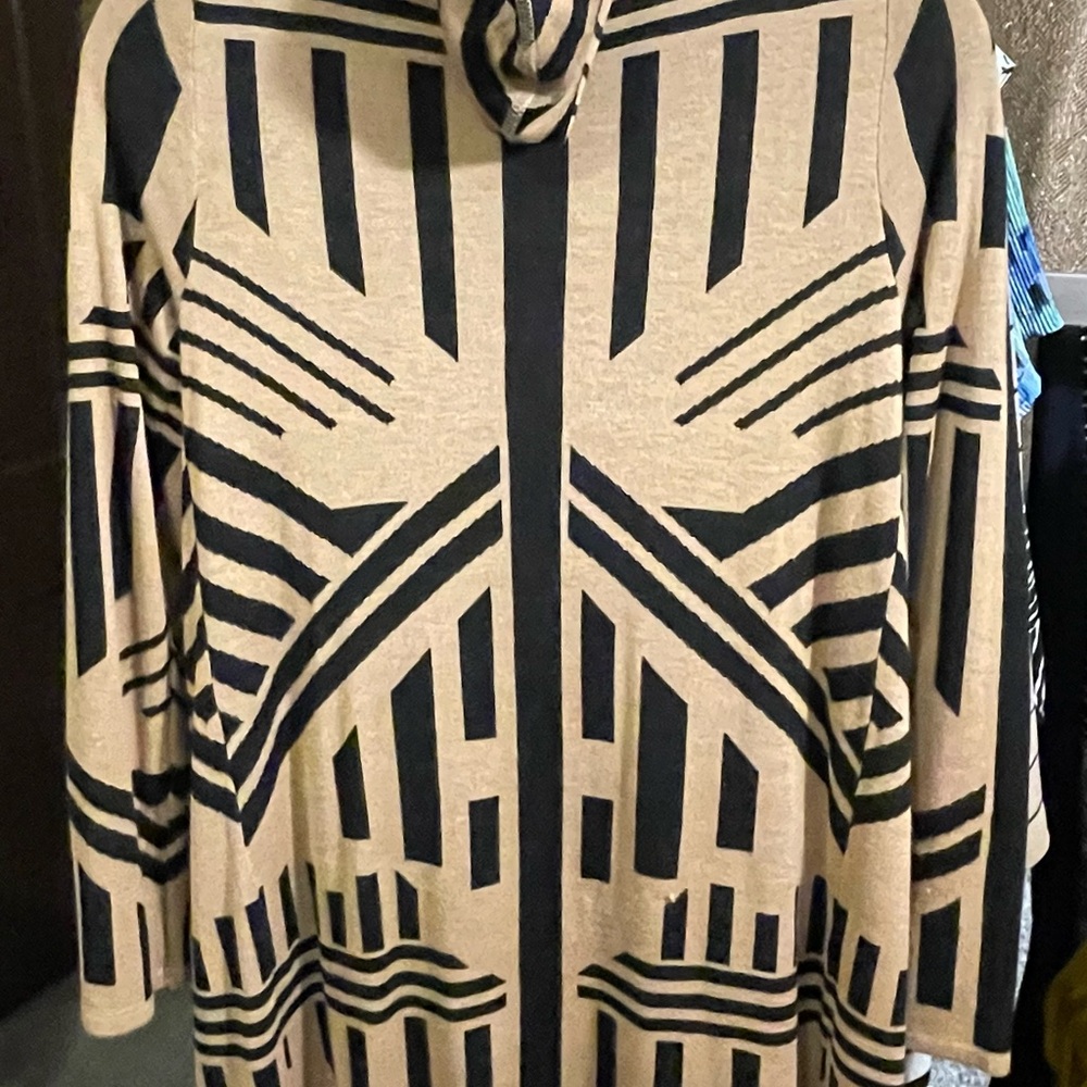 Chic Geometric Patterned Cardigan - image 6